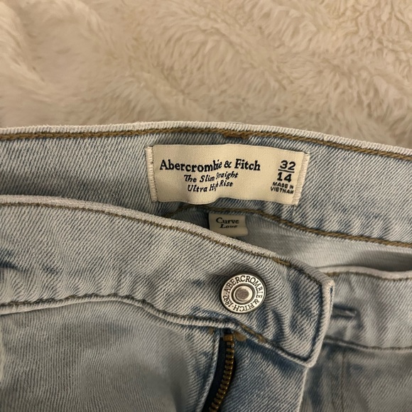 Abercrombie curve love ultra high rise 90s jeans light with vent hem - Picture 5 of 5